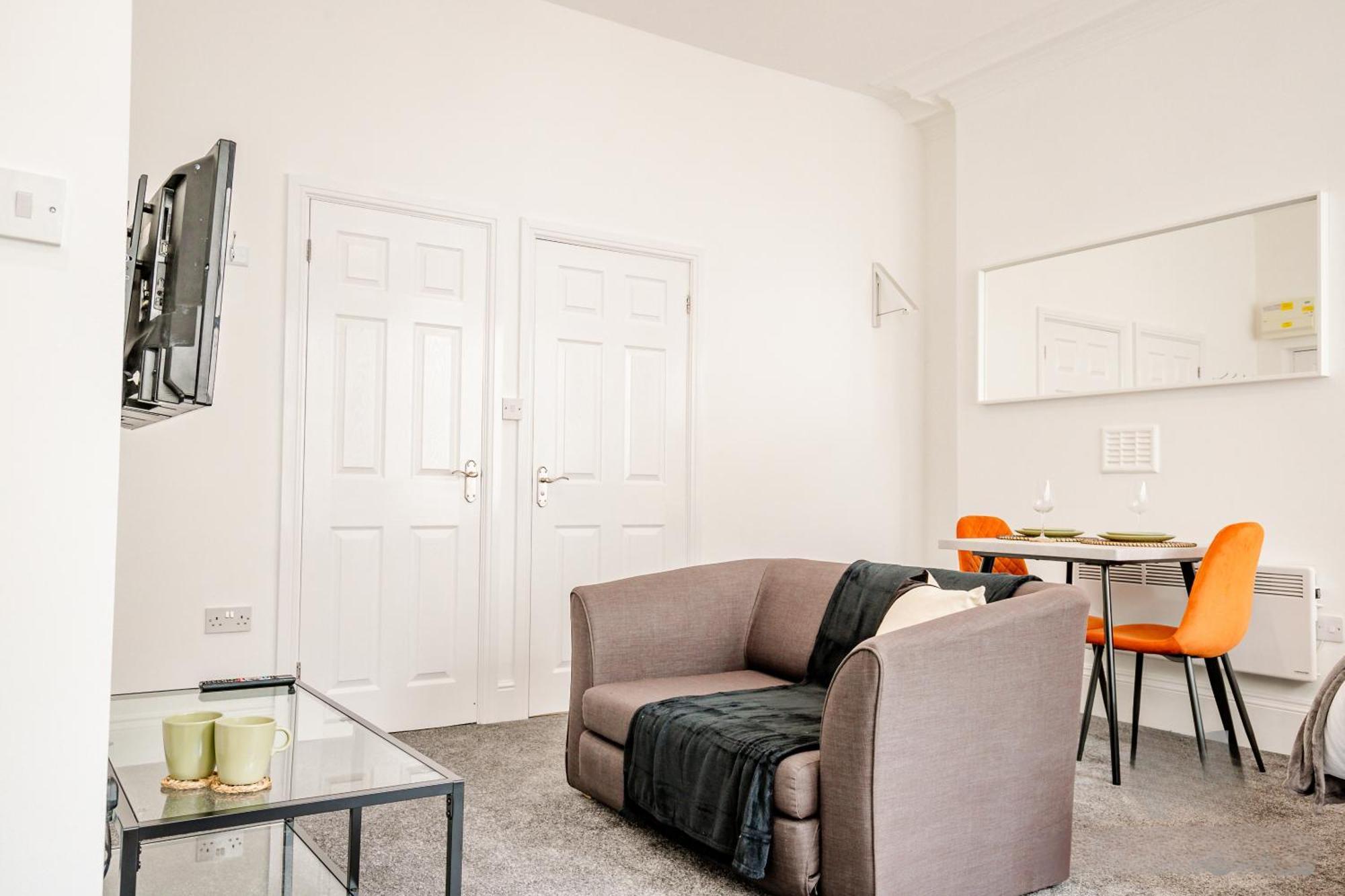Guest Homes - The Station Studio Вустер Экстерьер фото
