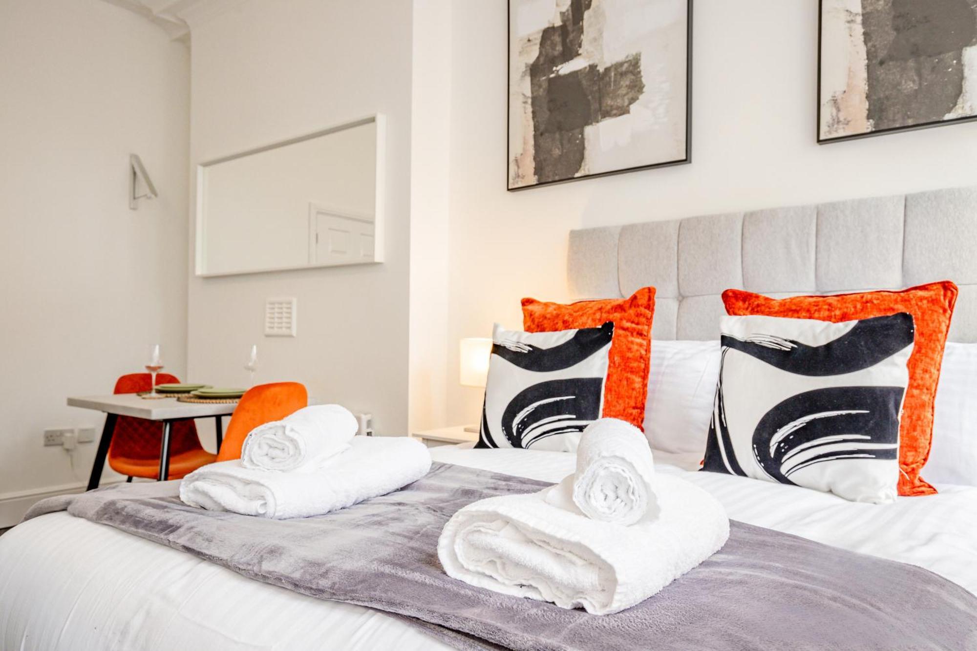 Guest Homes - The Station Studio Вустер Экстерьер фото